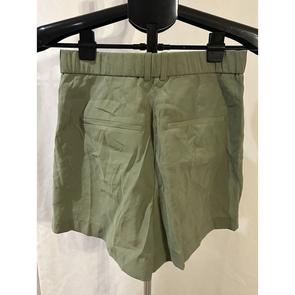 NWT Abercrombie & Fitch Women's size 28/6R Green Shorts - Picture 3 of 6